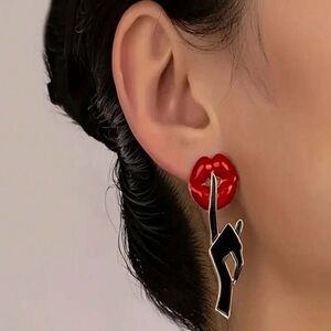 💋NWT Red and Black Lip Earrings